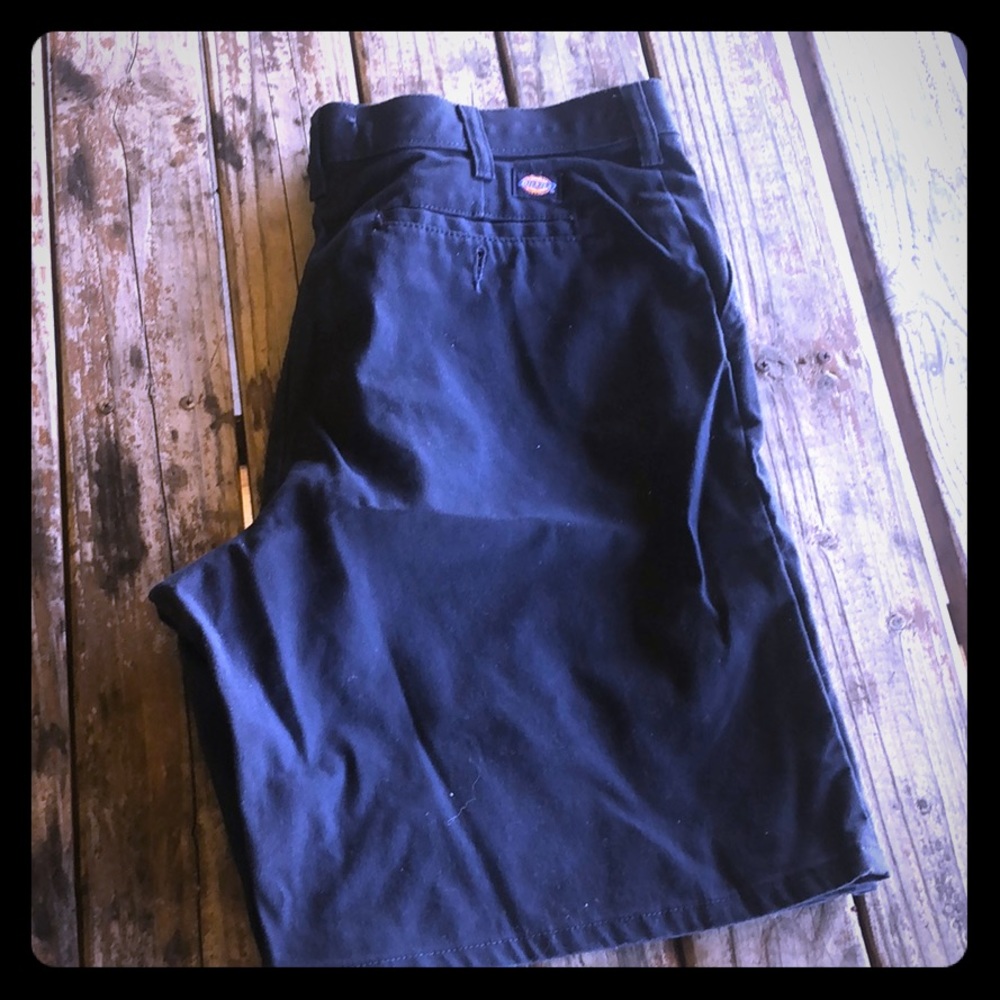 Women’s Dickies shorts